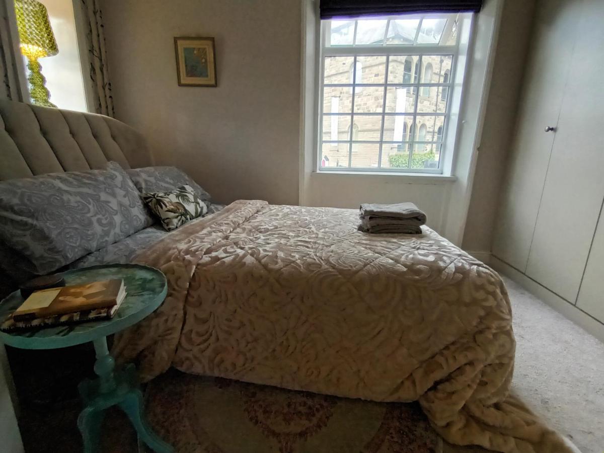 4 Bedroom Period Townhouse In The Heart Of Hebden Hebden Bridge Exterior foto